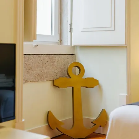 Cathedral Apartment *